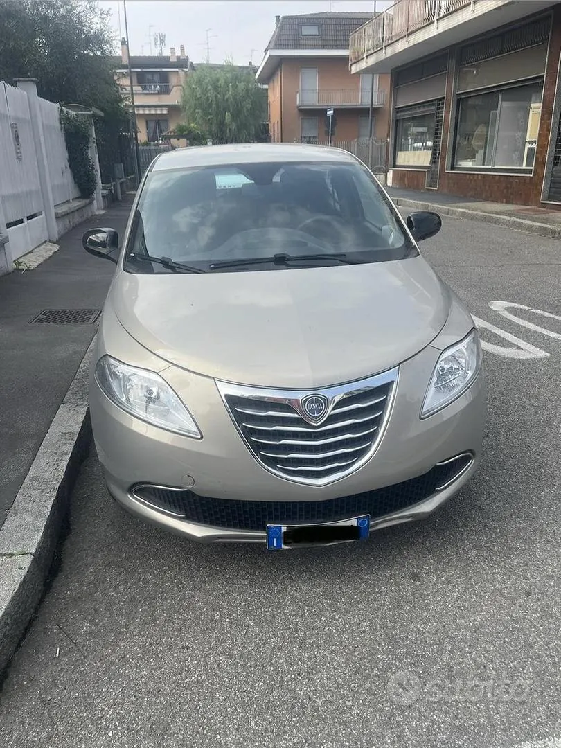 Lancia Ypsilon