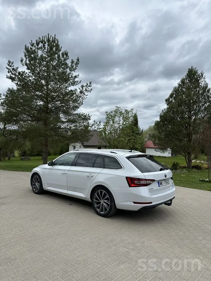 Skoda Superb 2016 photo 4