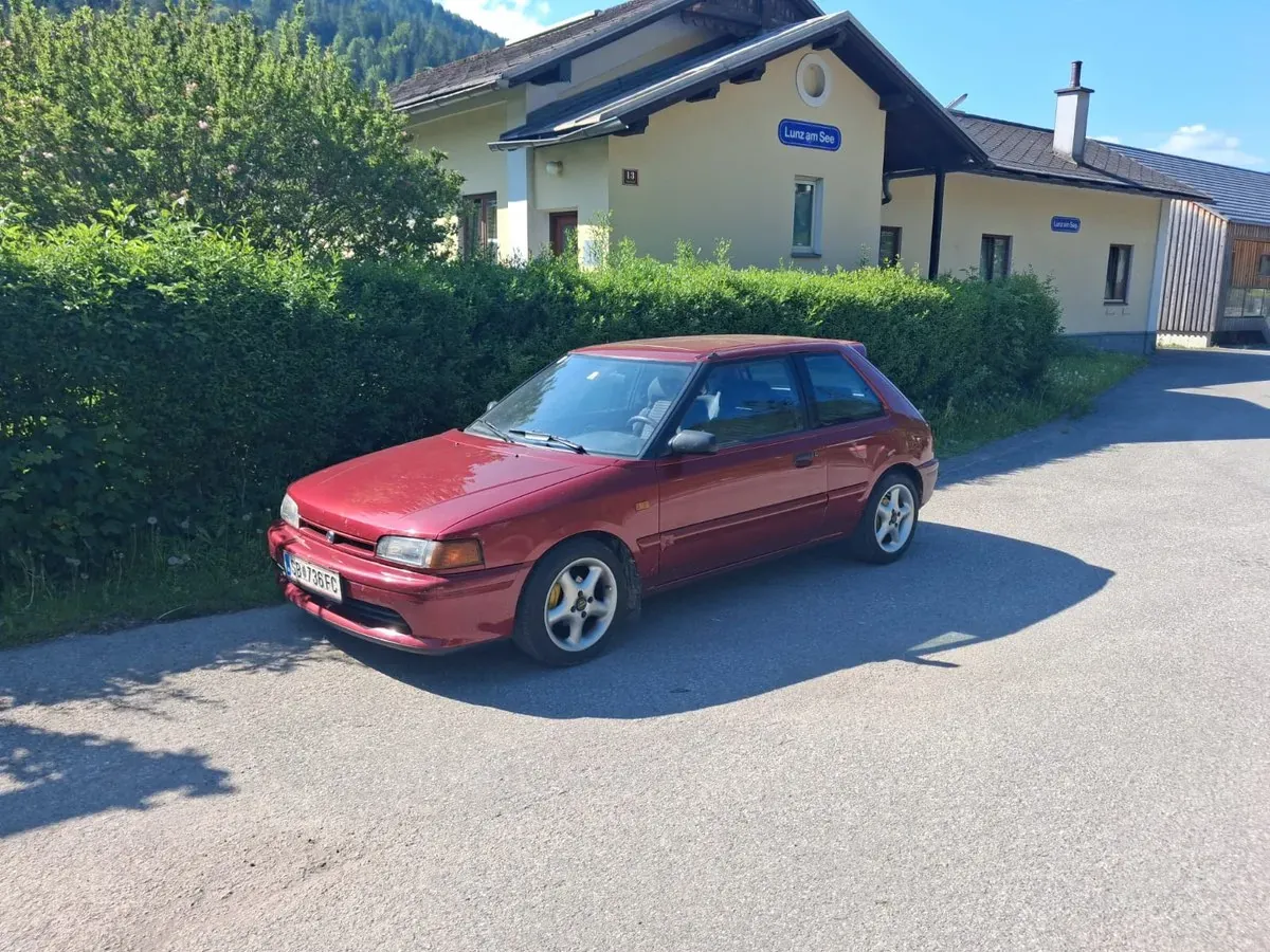 Mazda 323