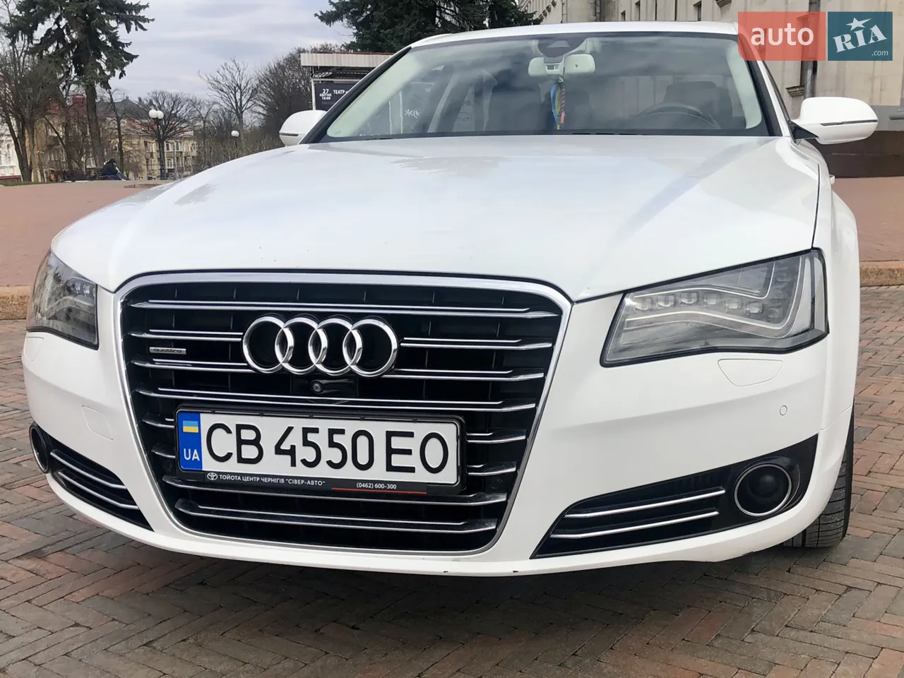 Audi A8 2012 photo 3