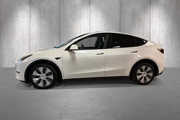 Tesla Model Y 2022 photo 2