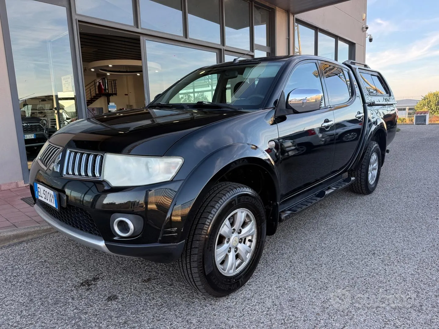Mitsubishi L200 2010 photo 2