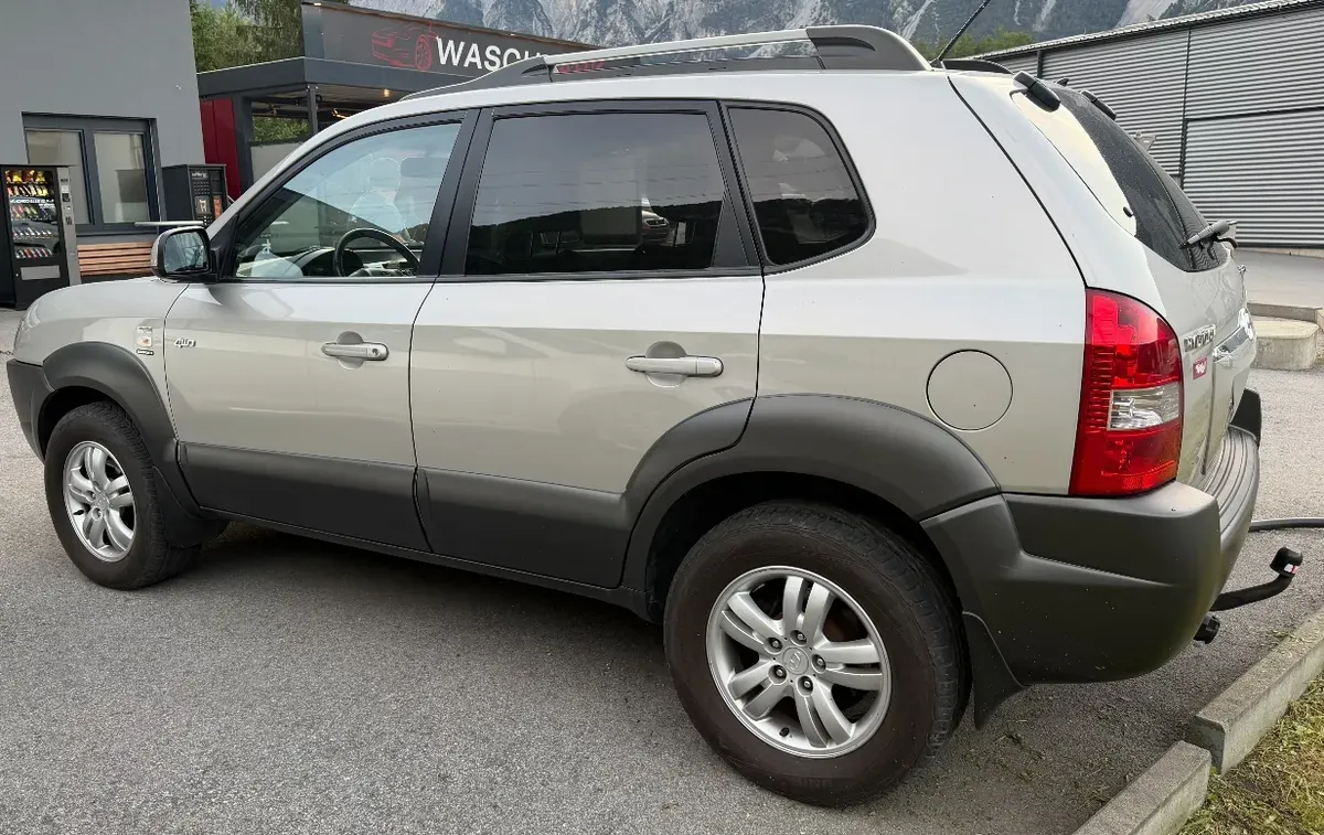 Hyundai Tucson 2006 photo 2