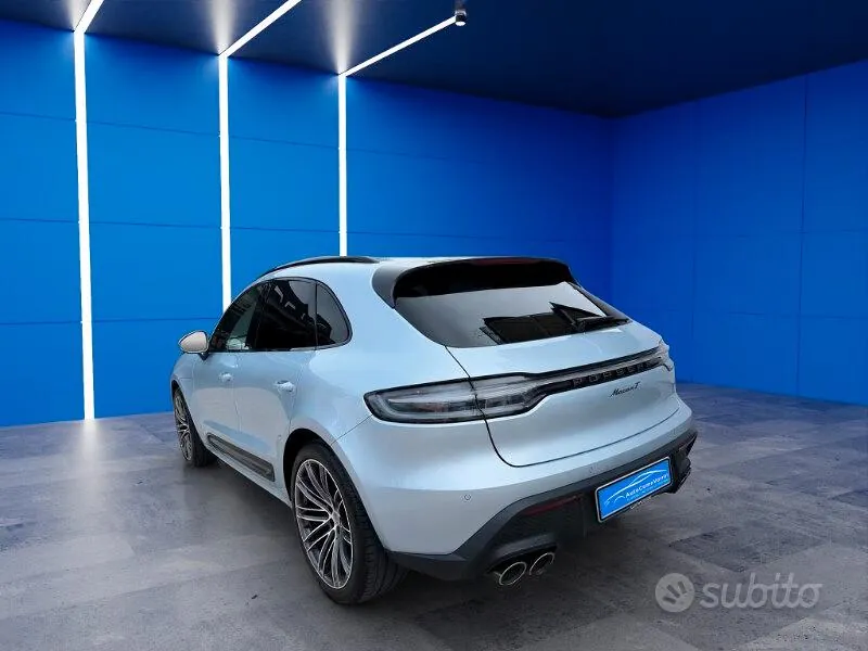 Porsche Macan 2023 photo 2