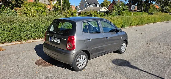 Kia Picanto 2010 photo 2