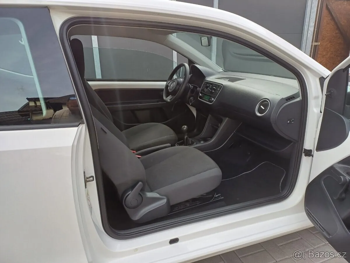 Volkswagen Up 2012 photo 4