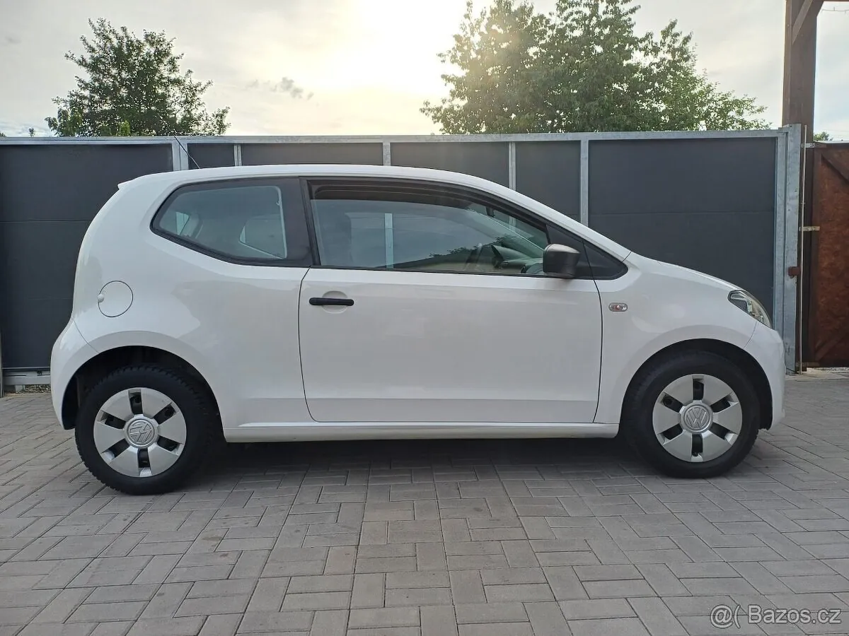Volkswagen Up 2012 photo 2