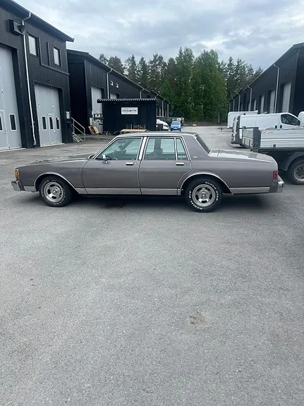 Chevrolet Caprice 1984 photo 3