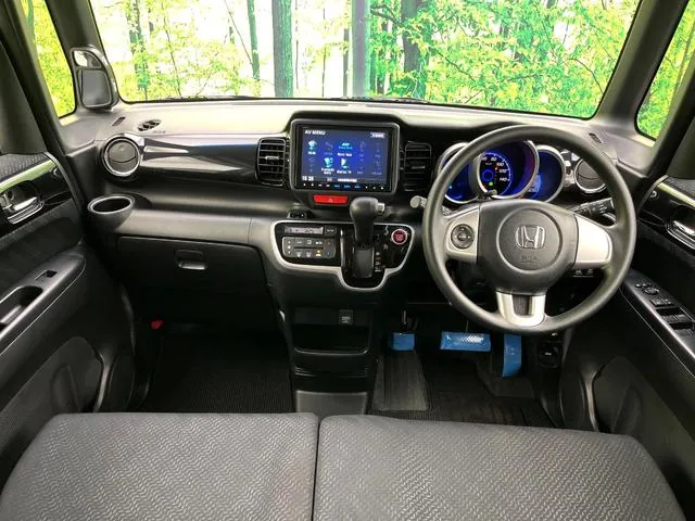 Honda N-Box 2014 photo 2