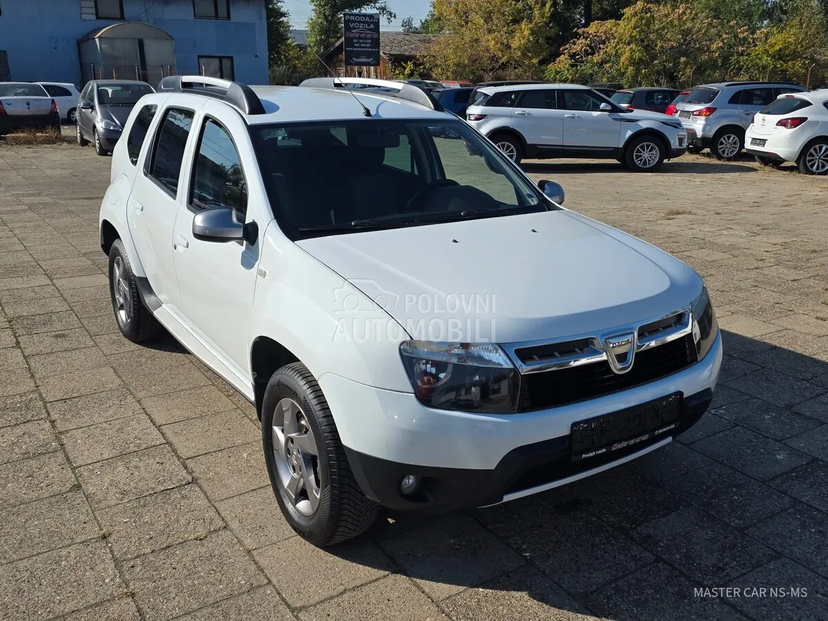 Dacia Duster 2012 photo 2