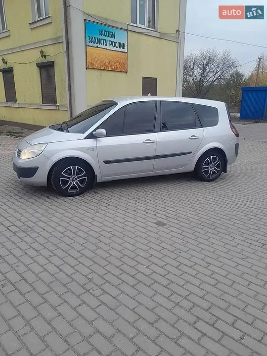 Renault Grand Scenic 2005 photo 2