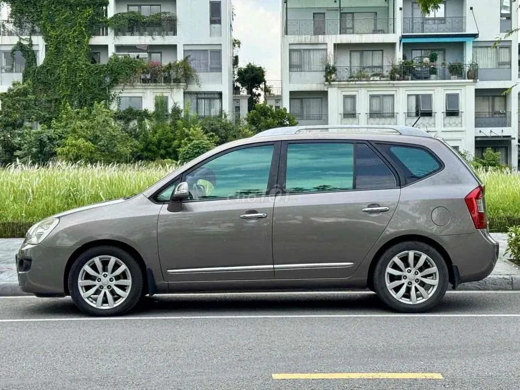Kia Carens 2011 photo 3