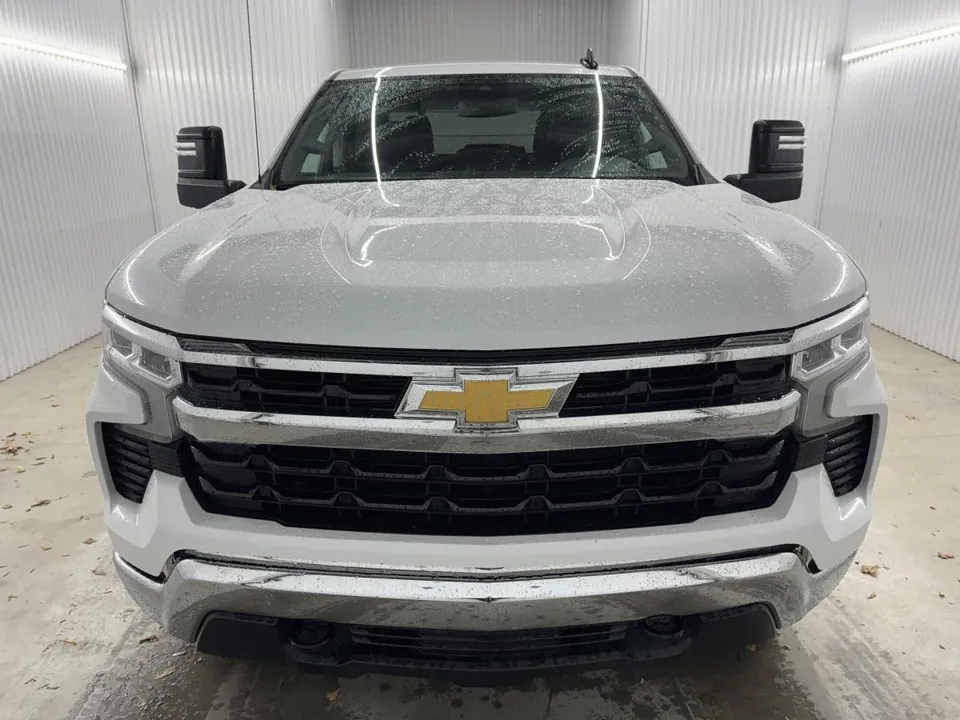 Chevrolet Silverado 1500 2023 photo 3