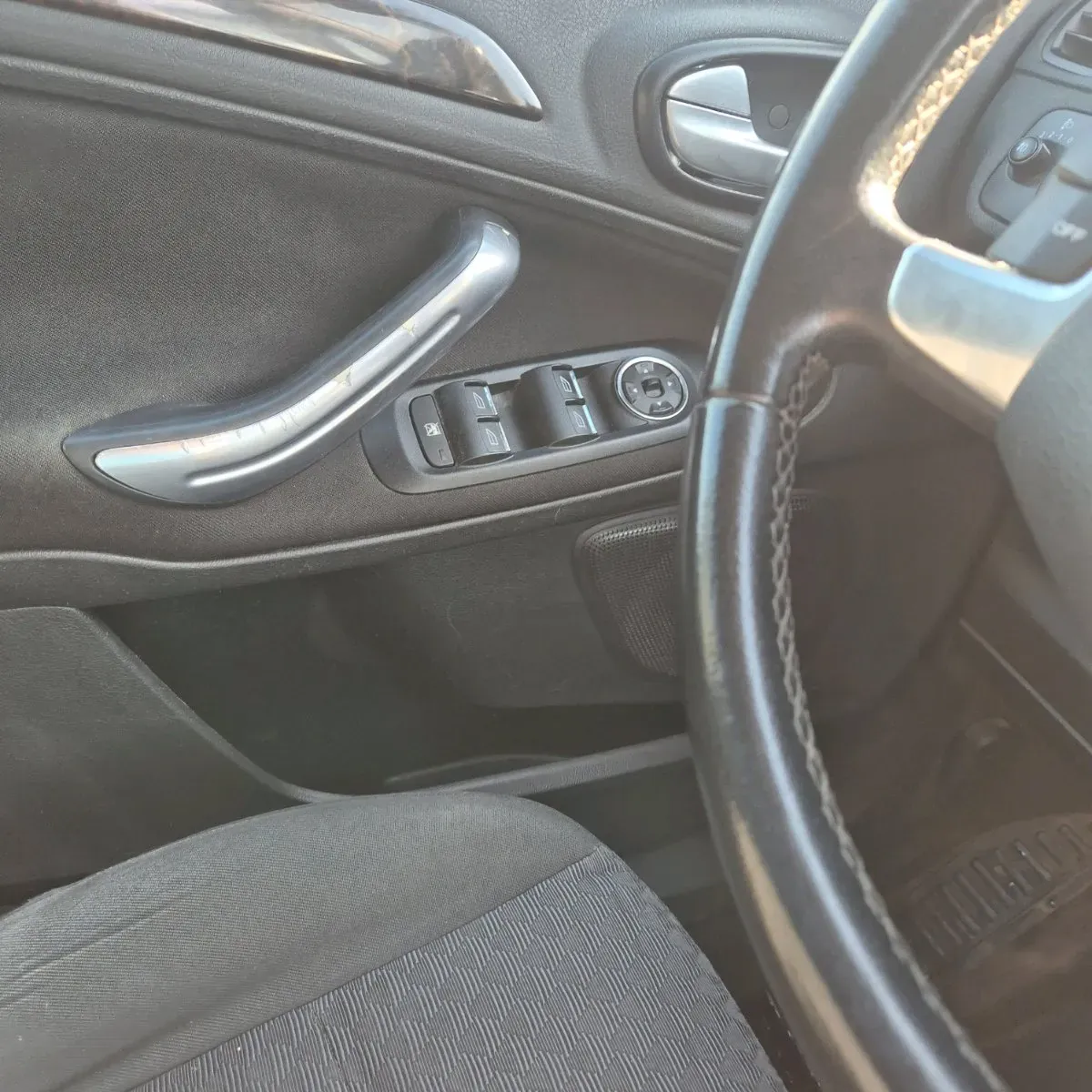 Ford Galaxy 2008 photo 2