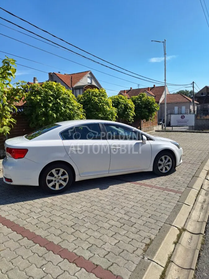 Toyota Avensis 2015 photo 3