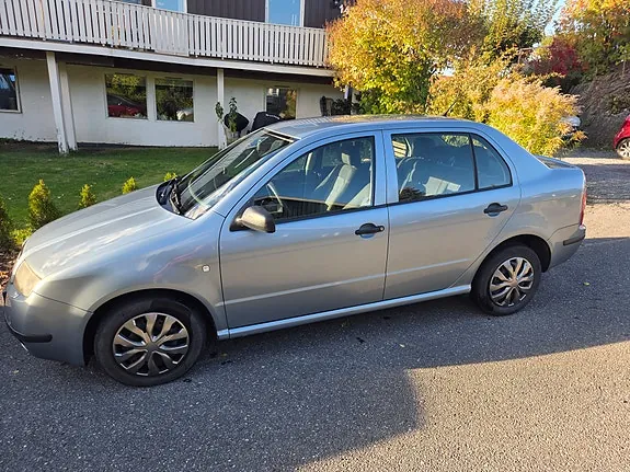 Skoda Fabia 2004 photo 2
