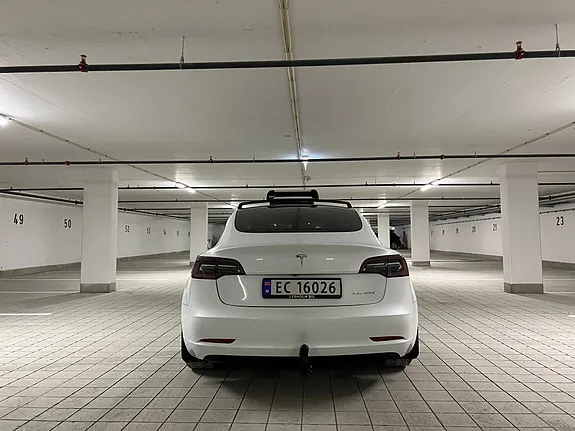 Tesla Model 3 2021 photo 4