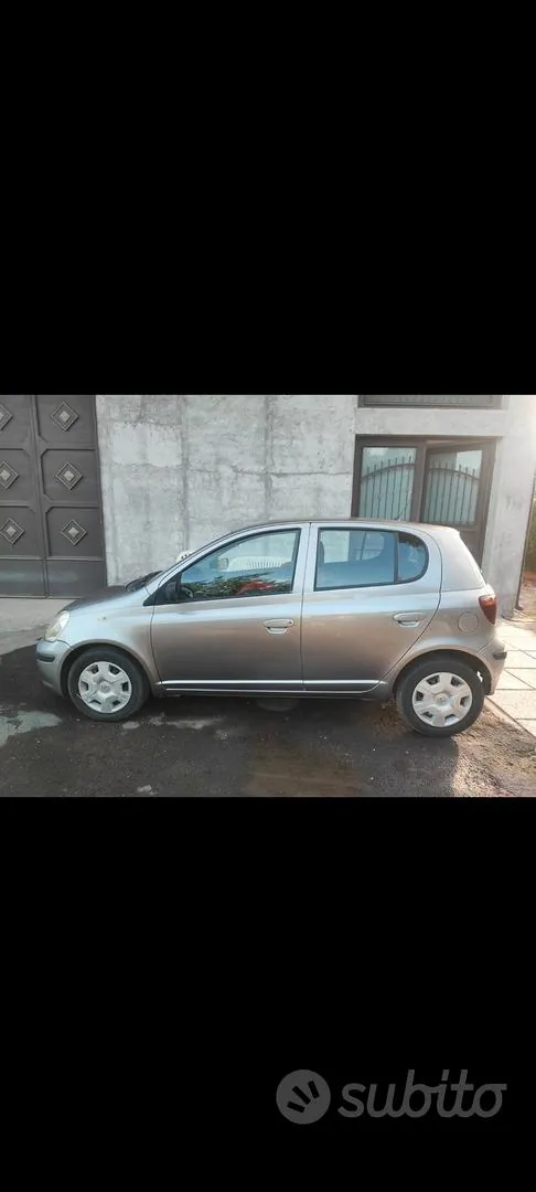 Toyota Yaris 2003 photo 2