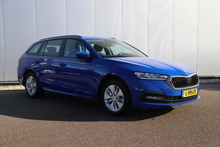 Skoda Octavia 2021 photo 3