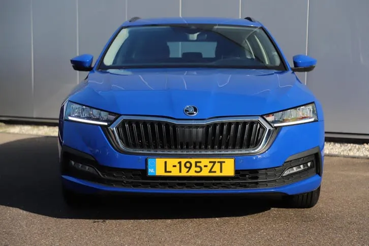 Skoda Octavia 2021 photo 2