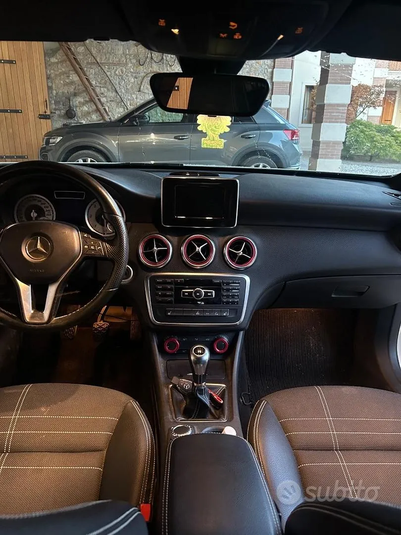 Mercedes-Benz A 180 2014 photo 5