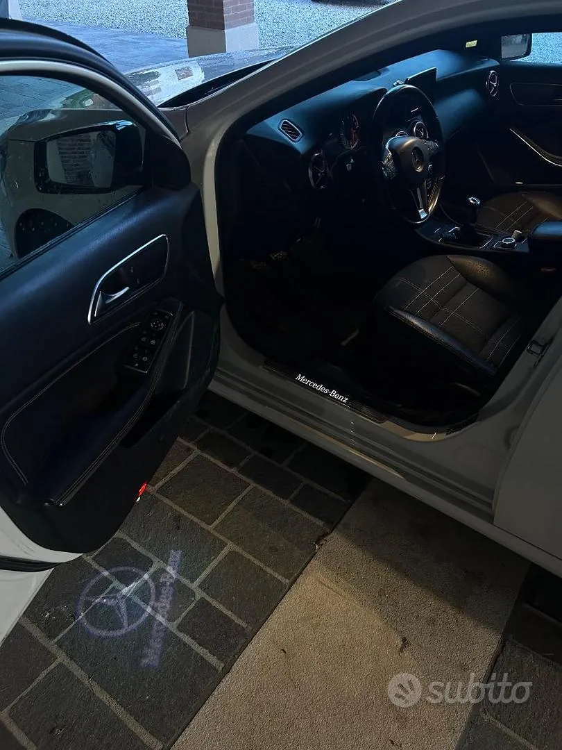 Mercedes-Benz A 180 2014 photo 4