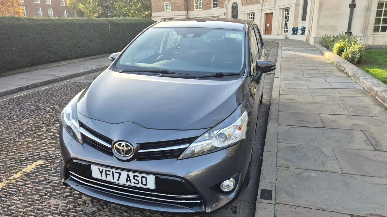 Toyota Verso 2017 photo 5