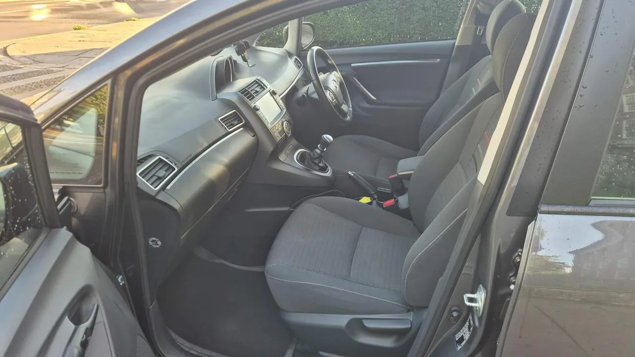 Toyota Verso 2017 photo 3