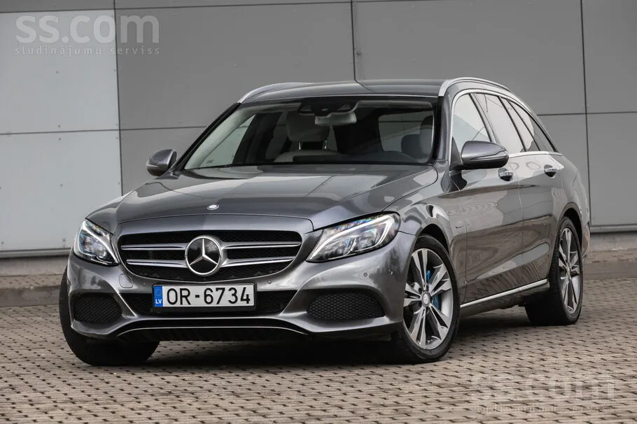 Mercedes-Benz C350E 2016 photo 3