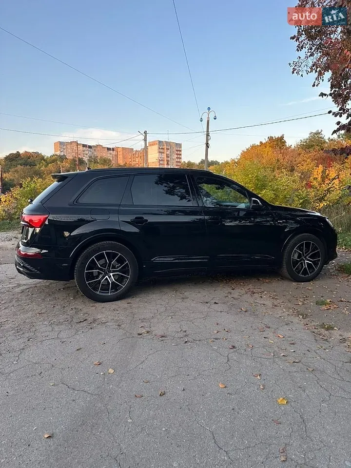 Audi Q7 2025 photo 5