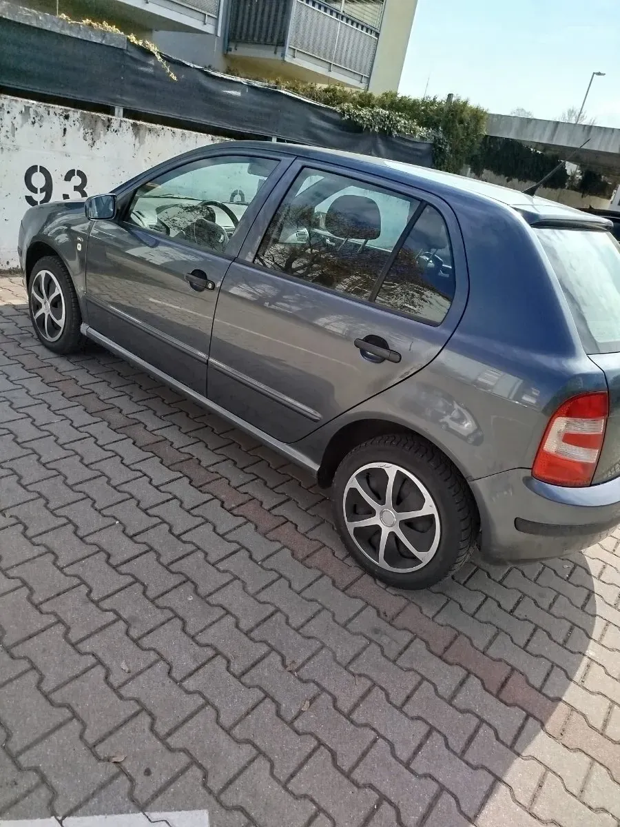 Skoda Fabia 2005 photo 2