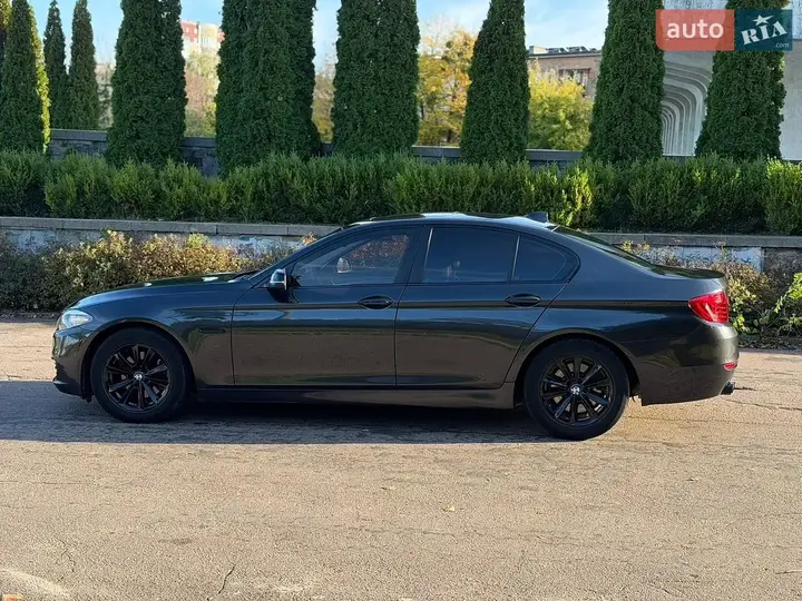 BMW 5 Series 2013 photo 2
