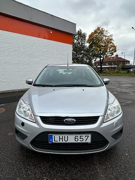 Ford Focus 2010 photo 2
