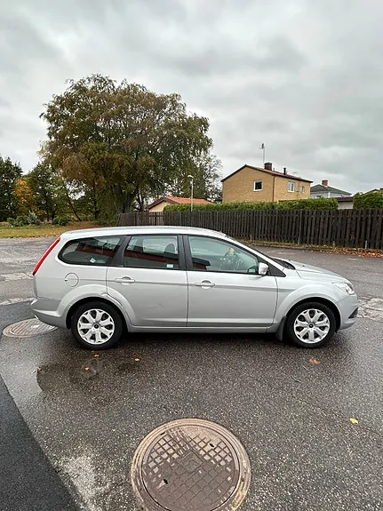 Ford Focus 2010 photo 3