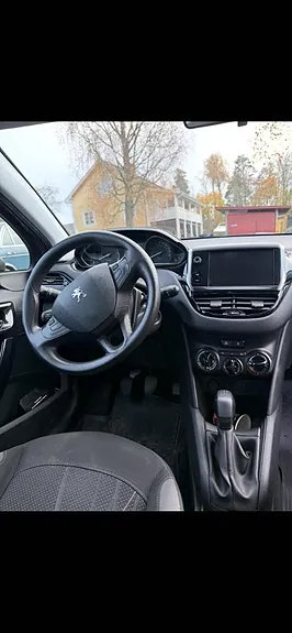 Peugeot 208 2013 photo 3