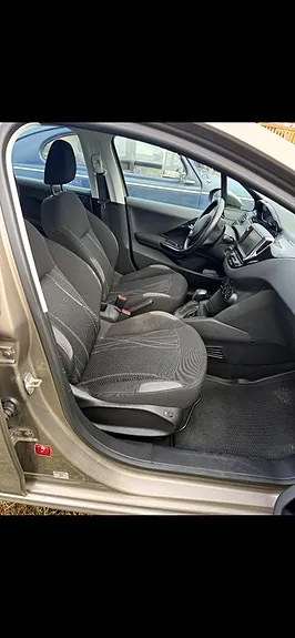Peugeot 208 2013 photo 4