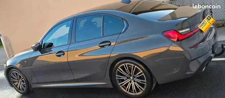 BMW 3 Series 2019 photo 3