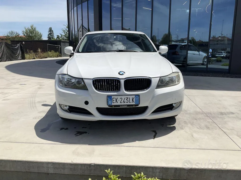 BMW 316D 2011 photo 2