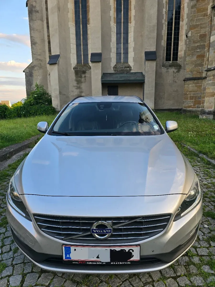 Volvo V60 2015 photo 2