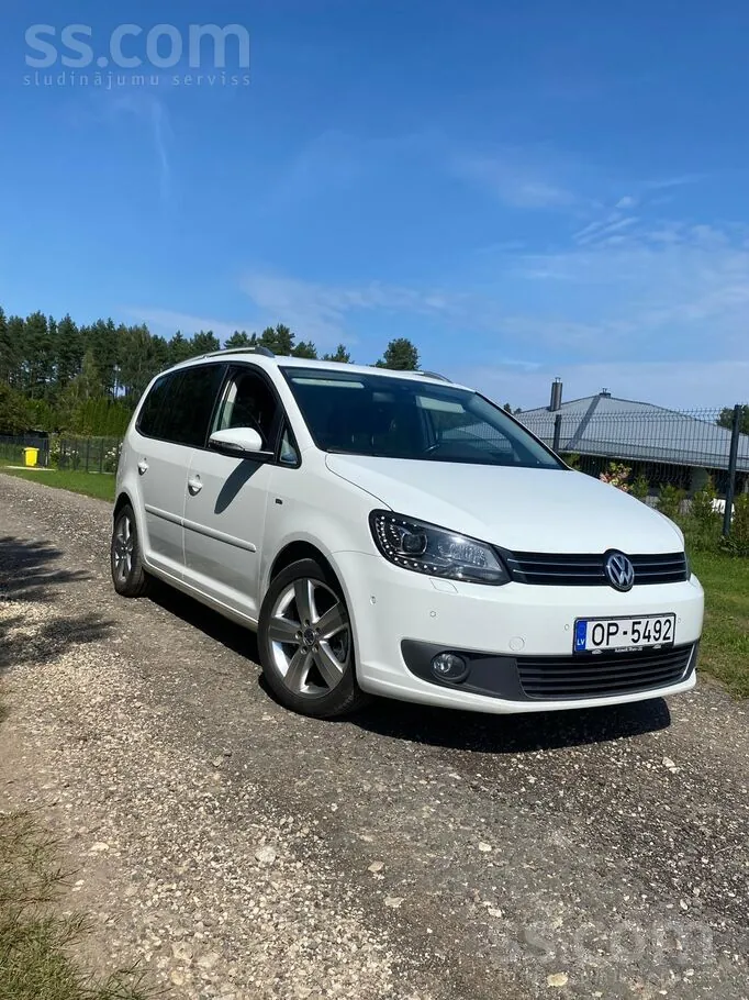 Volkswagen Touran 2015 photo 2