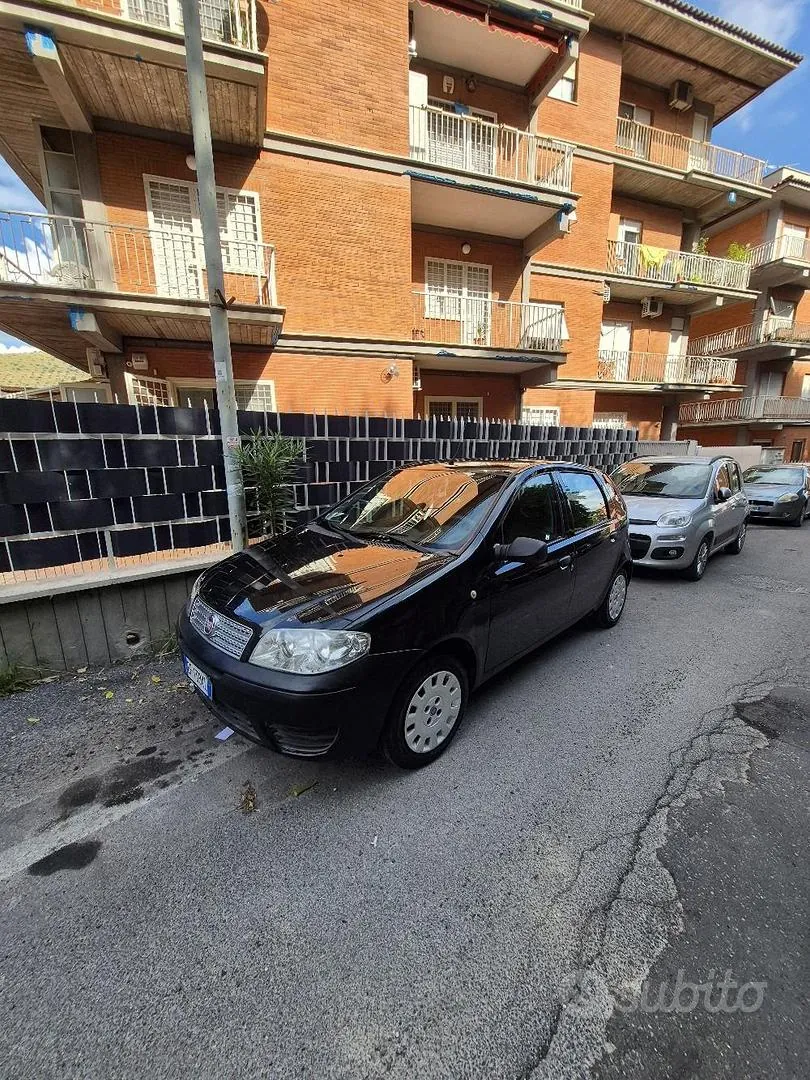 Fiat Punto 2010 photo 2