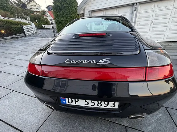 Porsche 911 Carrera 4S 2002 photo 2