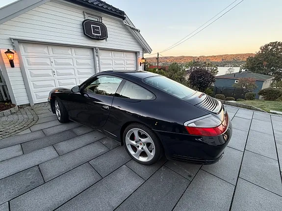Porsche 911 Carrera 4S 2002 photo 3