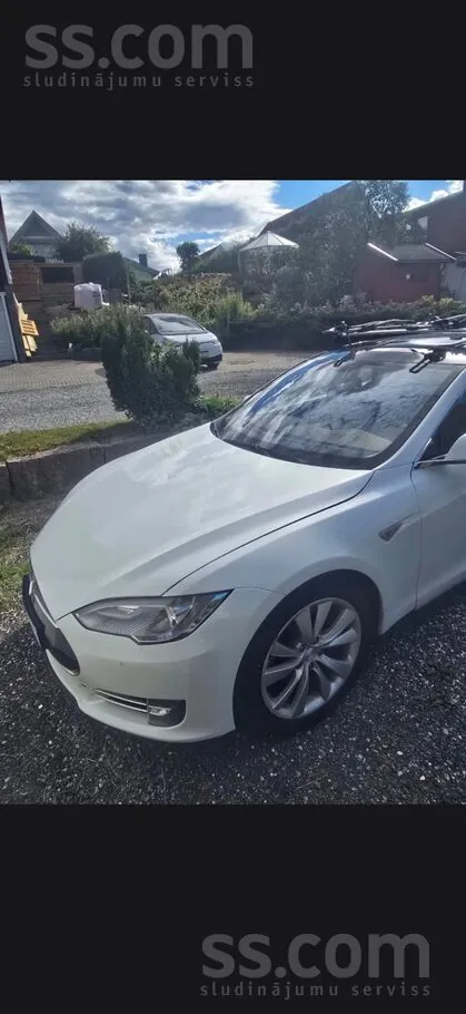 Tesla Model S 2014 photo 2