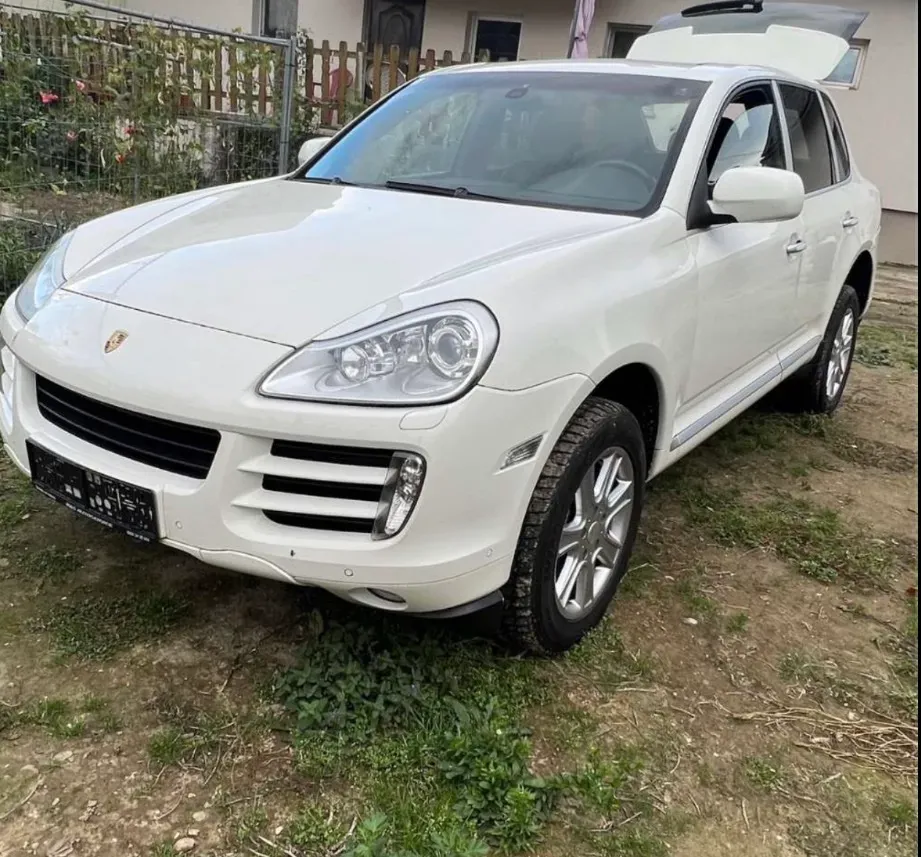Porsche Cayenne 2010 photo 3