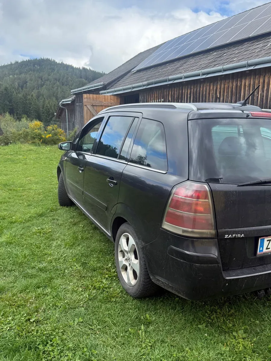 Opel Zafira 2006 photo 2