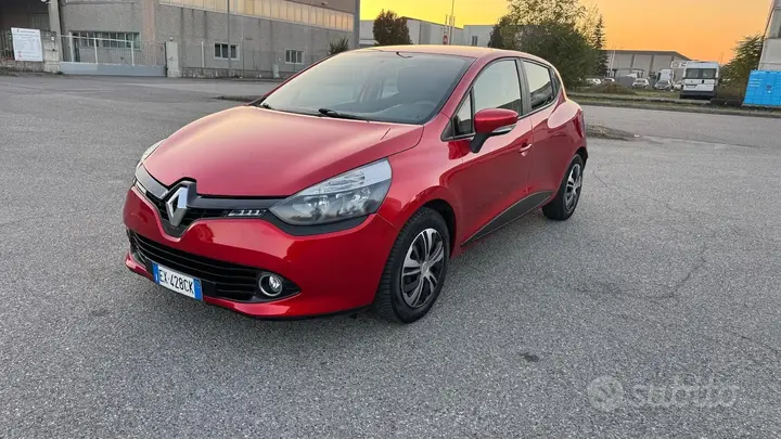 Renault Clio 2014 photo 2