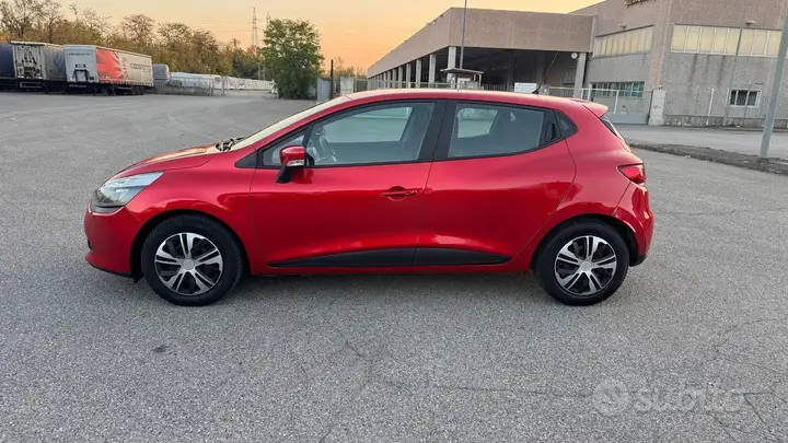 Renault Clio 2014 photo 4