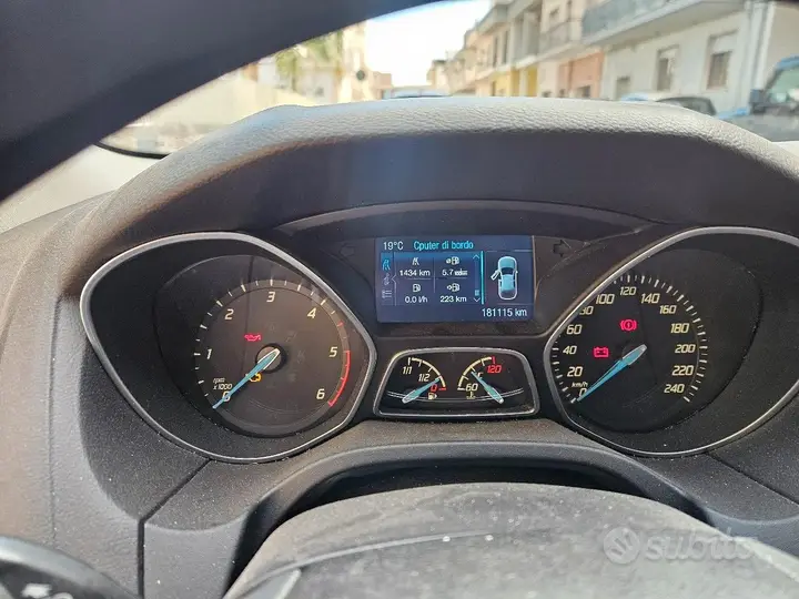 Ford Focus 2014 photo 3
