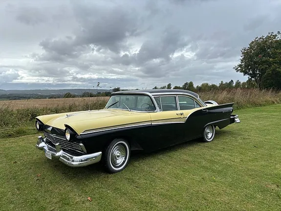 Ford Fairlane 1957 photo 3